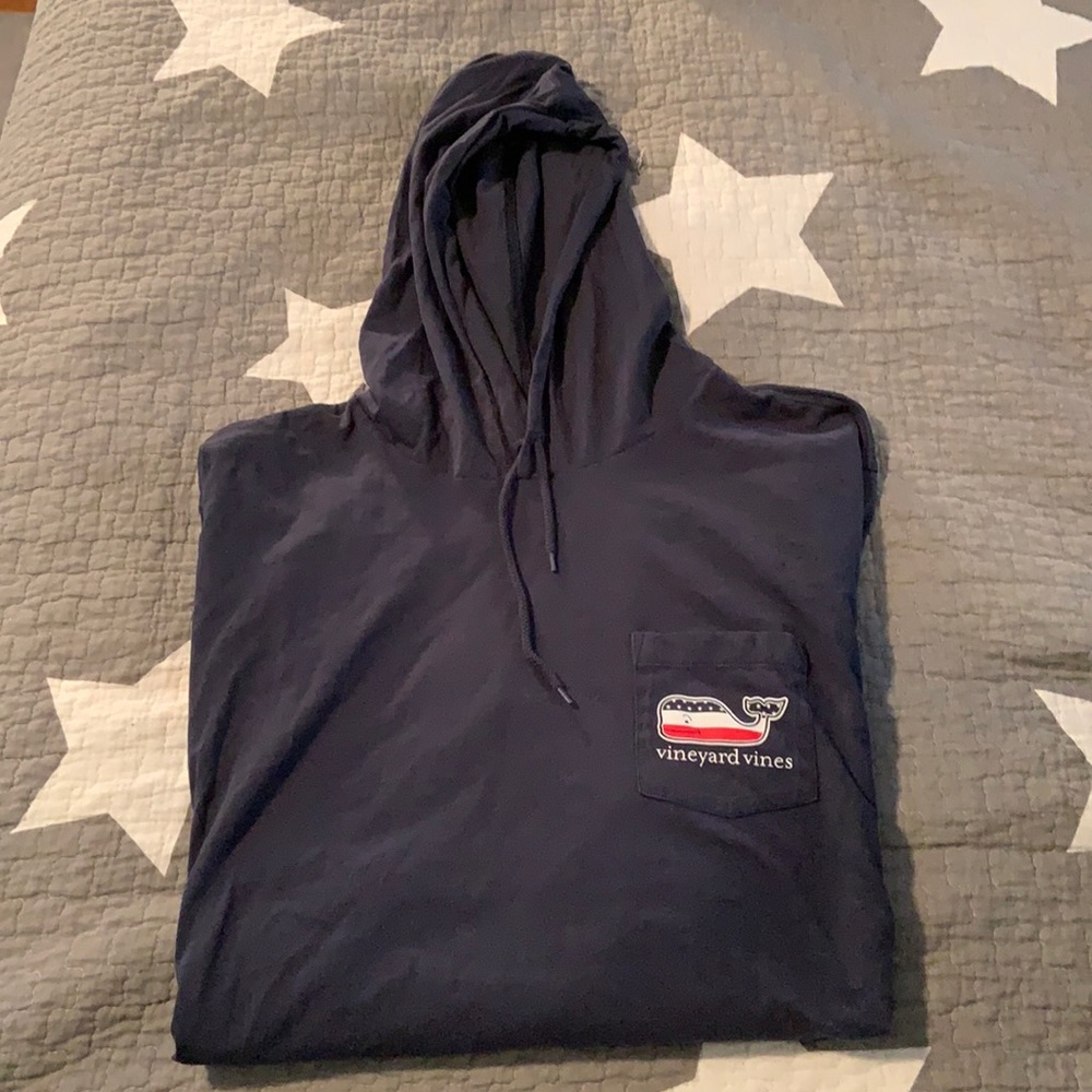 EUC Vineyard Vines men’s long sleeve hooded tee